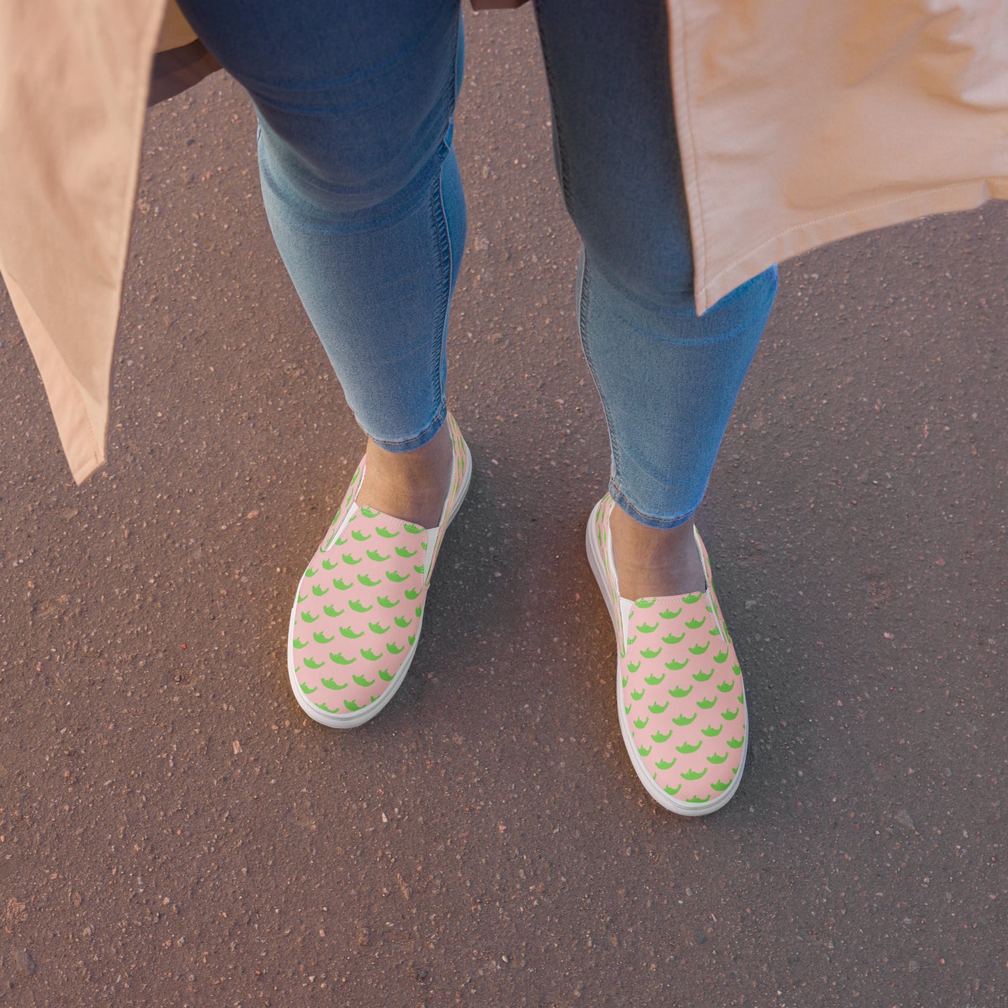 Manatees Shop Soft Pink Women’s Slip-On Canvas Shoes
